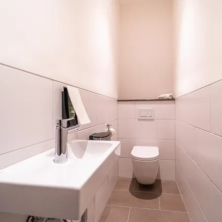 Western Dreilaenderbruecke / Basel 4*