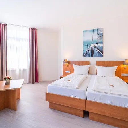 Hotel Western Dreilaenderbruecke / Basel