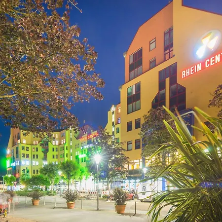 Western Dreilaenderbruecke / Basel 4*